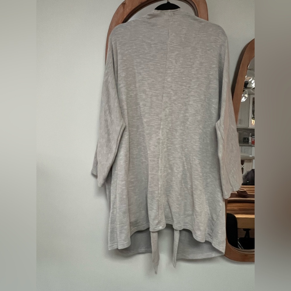 DONNI. Sweater - Picture 3 of 6